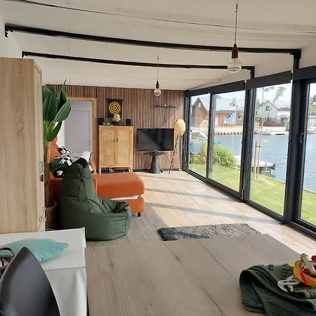 Holiday home Lakeside *